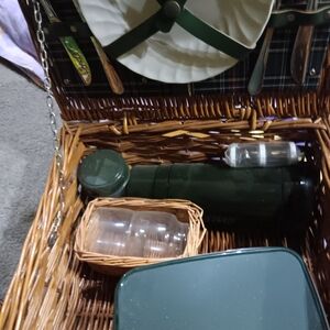 Green Picnic Basket Set